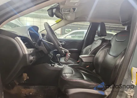 2014 Jeep Cherokee Trailhawk from USA, damaged, VIN 1C4PJMBS5EW276213